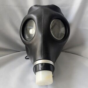 Vintage Israeli Gas Mask M1 with Filter and Original Box 1970s 40mm‎ NATO Thread